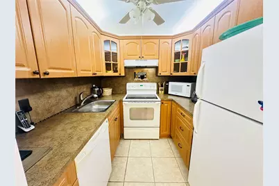 2007 Islewood D #2007, Deerfield Beach, FL 33442 - Photo 7