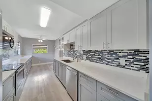 13000 SW 15th Ct, Hollywood, FL 33027 - Photo 11