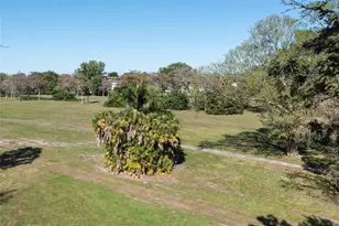 6101 N Falls Cir Dr, Lauderhill, FL 33319 - Photo 23