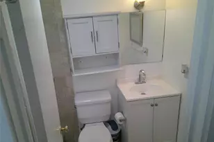 5383 SW 40th Ave, Davie, FL 33314 - Photo 9