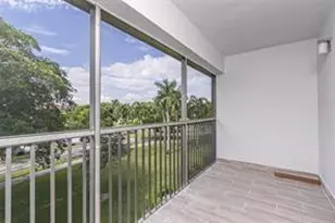 12600 SW 5th Ct, Pembroke Pines, FL 33027 - Photo 5