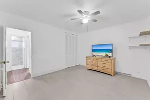 7401 Pines Blvd, Hollywood, FL 33024 - Photo 11