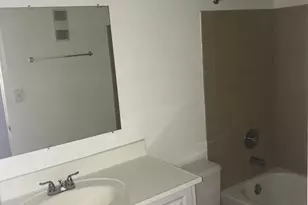 819 NE 199th St, Miami, FL 33179 - Photo 5