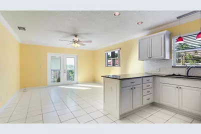10945 W Broward Boulevard #10945, Plantation, FL 33324 - Photo 17