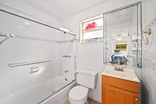 466 E 62nd St, Hialeah, FL 33013 - Photo 25