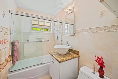 466 E 62nd Street, Hialeah, FL 33013 - Photo 15