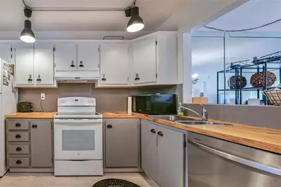 3920 Inverrary Boulevard #404-C, Lauderhill, FL 33319 - Photo 11