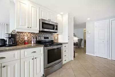 5555 Lakeshore Drive, Fort Lauderdale, FL 33312 - Photo 23