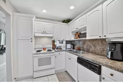 4272 Deste Court #106, Lake Worth, FL 33467 - Photo 3