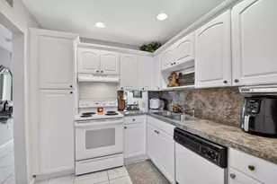 4272 Deste Ct, Lake Worth, FL 33467 - Photo 3