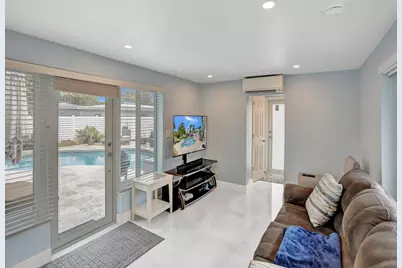 1580 NE 34th Street, Oakland Park, FL 33334 - Photo 11