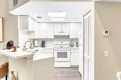 2131 SE 10th Avenue #1117, Fort Lauderdale, FL 33316 - Photo 3