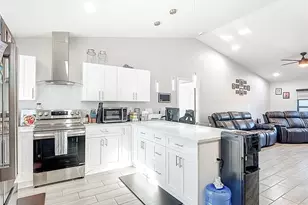 3045 E Briarwood Cir, Port Labelle, FL 33935 - Photo 9