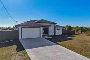 3045 E Briarwood Cir, Port Labelle, FL 33935 - Photo 23