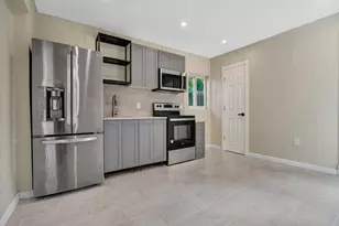 2442 Garfield St, Hollywood, FL 33020 - Photo 7