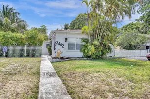 2442 Garfield St, Hollywood, FL 33020 - Photo 27