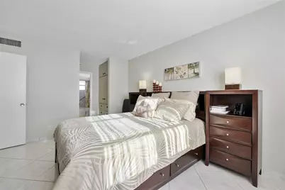 2900 NW 47th Terrace #304, Lauderdale Lakes, FL 33313 - Photo 9