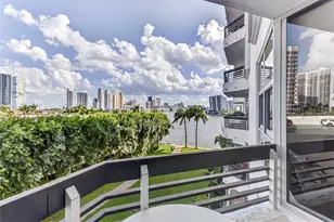 3530 Mystic Pointe Dr, Aventura, FL 33180 - Photo 21