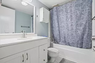 5218 NE 6th Ave, Oakland Park, FL 33334 - Photo 7