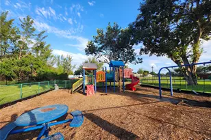 3027 E Missionwood Ln, Hollywood, FL 33025 - Photo 5