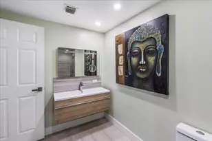 2452 Centergate Dr, Miramar, FL 33025 - Photo 23