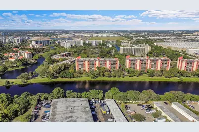 2206 S Cypress Bend Drive #102, Pompano Beach, FL 33069 - Photo 37