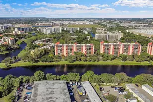 2206 S Cypress Bend Dr, Pompano Beach, FL 33069 - Photo 37