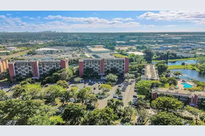 2206 S Cypress Bend Drive #102, Pompano Beach, FL 33069 - Photo 33