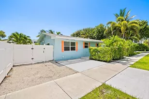 415 SE 3rd Ave, Delray Beach, FL 33483 - Photo 1
