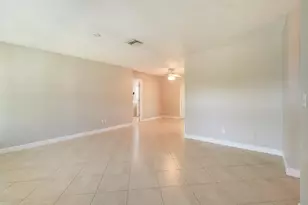 332 NE Cullman Ct, Port Saint Lucie, FL 34983 - Photo 3