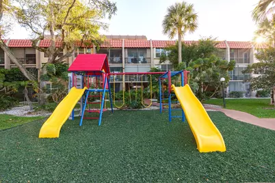 777 S Federal Hy #811-d, Pompano Beach, FL 33062 - Photo 23