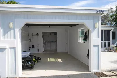 5456 NE 3rd Terrace, Oakland Park, FL 33334 - Photo 27