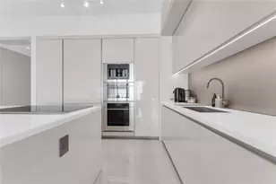 18975 Collins Ave, North Miami Beach, FL 33160 - Photo 7