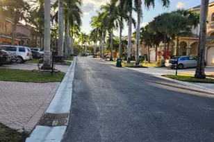 12410 SW 1st St, Plantation, FL 33325 - Photo 23