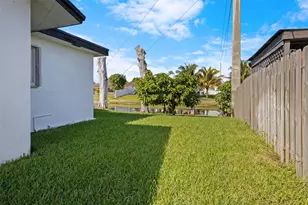 9231 N Cypress Cir, Miramar, FL 33025 - Photo 41