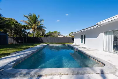 607 Maple Drive, Margate, FL 33063 - Photo 9