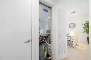 470 Paradise Isle Blvd, Hallandale Beach, FL 33009 - Photo 17