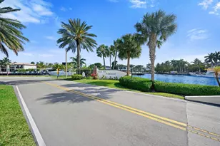 470 Paradise Isle Blvd, Hallandale Beach, FL 33009 - Photo 27