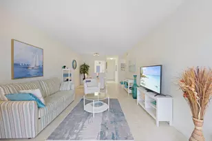 470 Paradise Isle Blvd, Hallandale Beach, FL 33009 - Photo 9