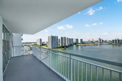 301 174th Street #2202, North Miami Beach, FL 33160 - Photo 5