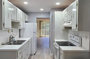 250 Jacaranda Dr, Plantation, FL 33324 - Photo 5