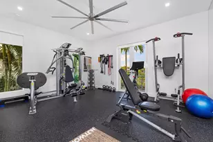 350 Desoto St, Hollywood, FL 33019 - Photo 13