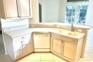 10060 Armani Dr, Boynton Beach, FL 33437 - Photo 5