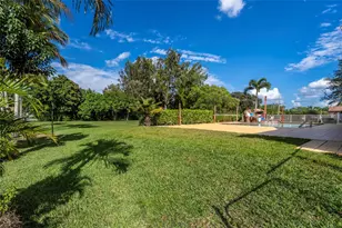 11301 SW 3rd St, Plantation, FL 33325 - Photo 13