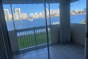 462 Golden Isles Dr, Hallandale Beach, FL 33009 - Photo 9
