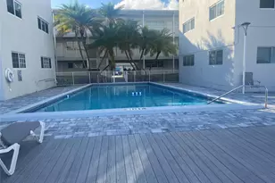 462 Golden Isles Dr, Hallandale Beach, FL 33009 - Photo 5