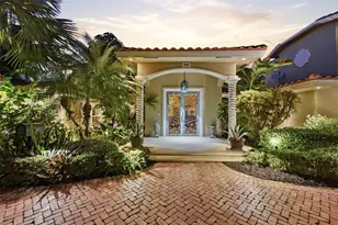 2525 NE 21st Ct, Fort Lauderdale, FL 33305 - Photo 1