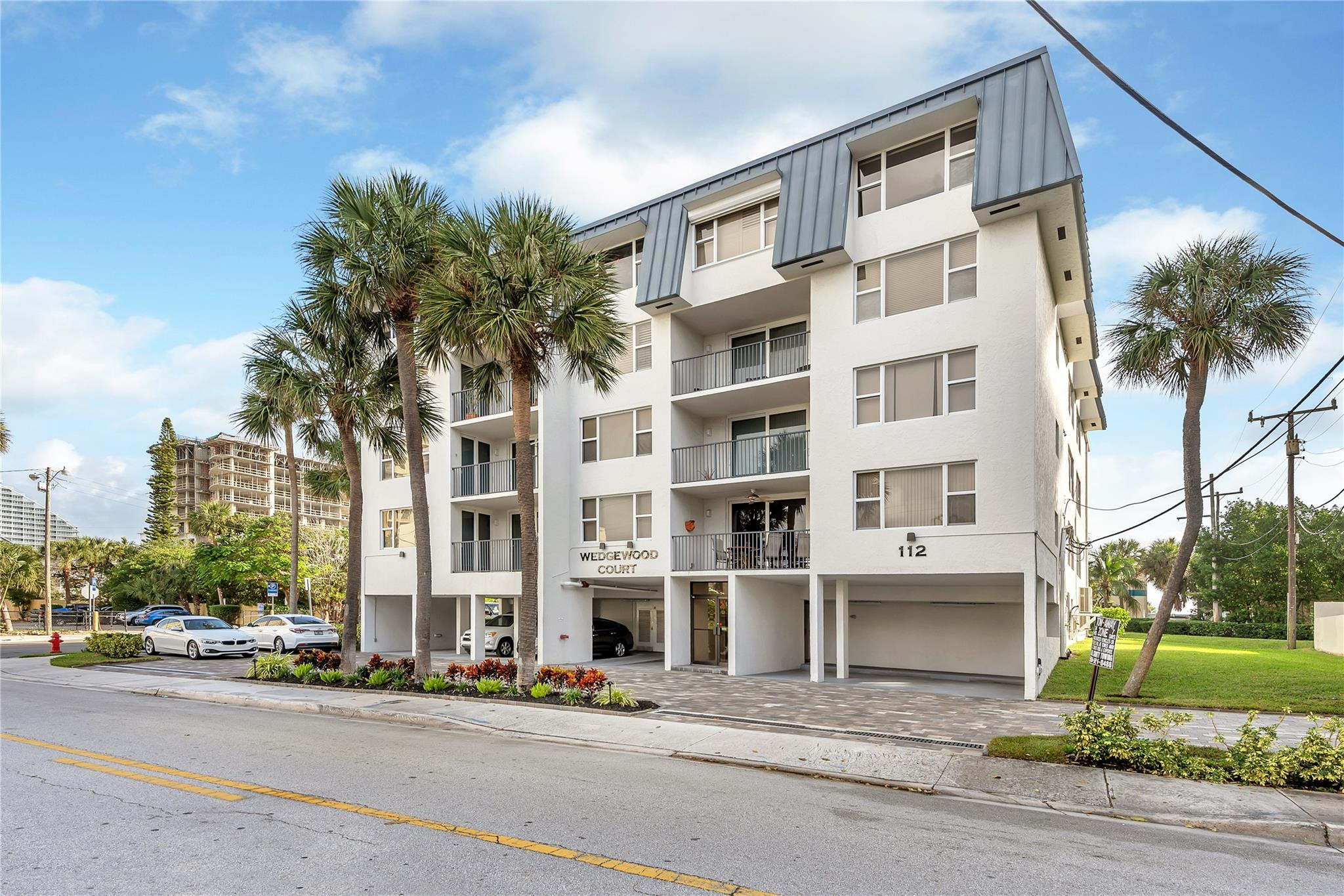 112 N Birch Rd #202 main architectural view
