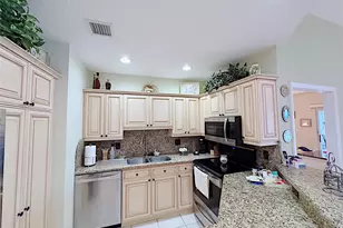 4401 Crystal Lake Dr, Pompano Beach, FL 33064 - Photo 7