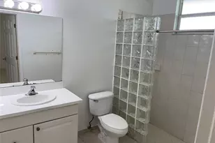 713 NE 4th St, Hallandale Beach, FL 33009 - Photo 17